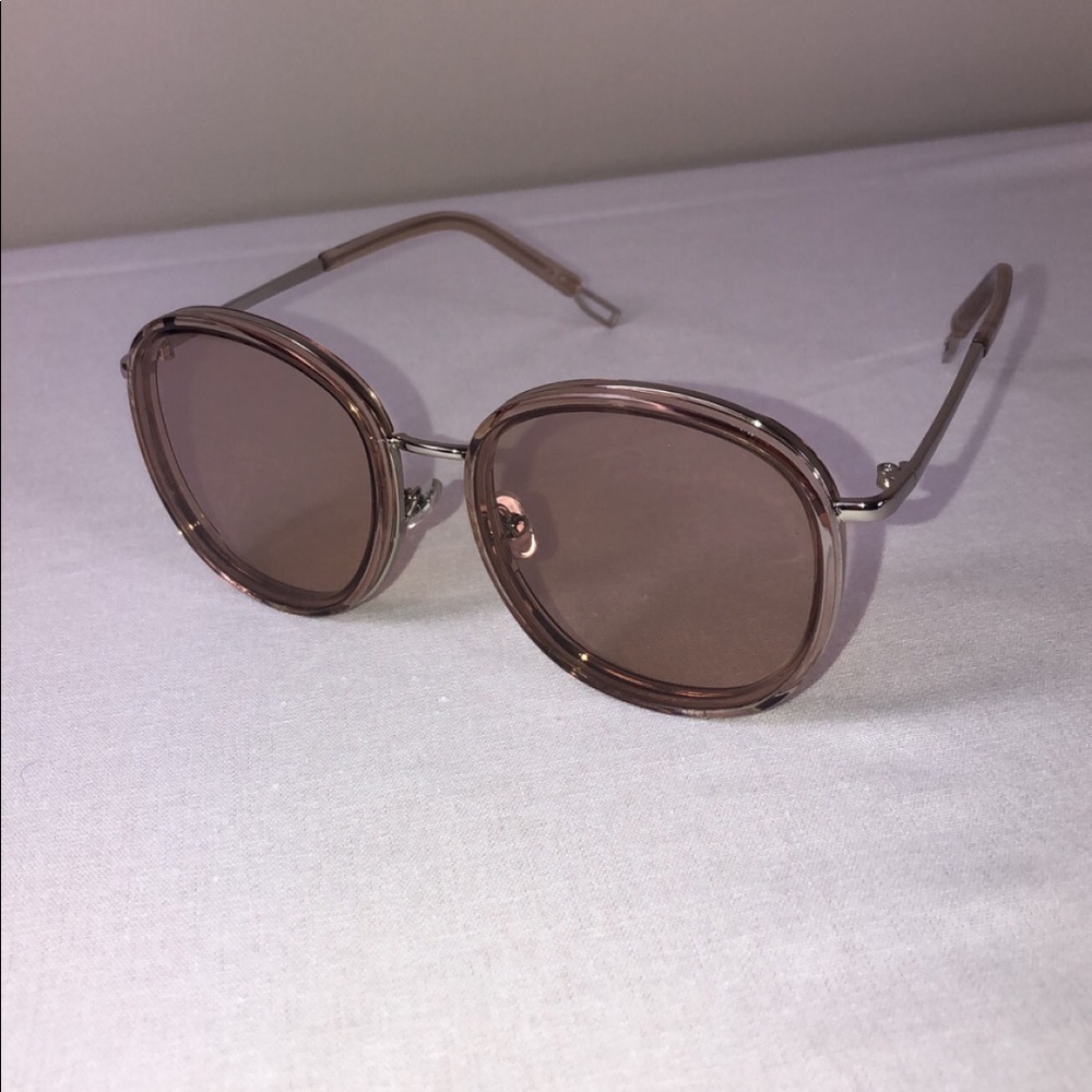 Round-Brown sunglasses. MUST HAVE